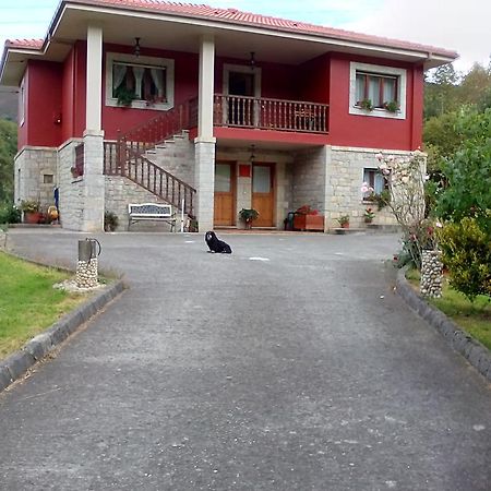 Apartments Aurora La Robellada de Onis Ruang foto
