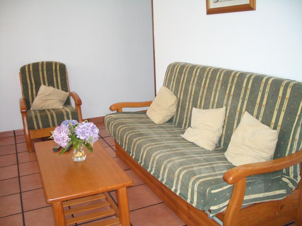 Apartments Aurora La Robellada de Onis Ruang foto